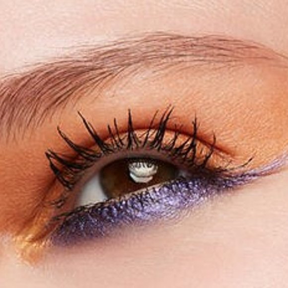 MAC Set of 2 palettes REGAL ROSE & BOLD BOWS NIB Limited Ed - Picture 5 of 6